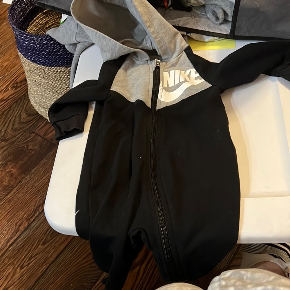 Nike 1 piece hooded outfit 6m black white